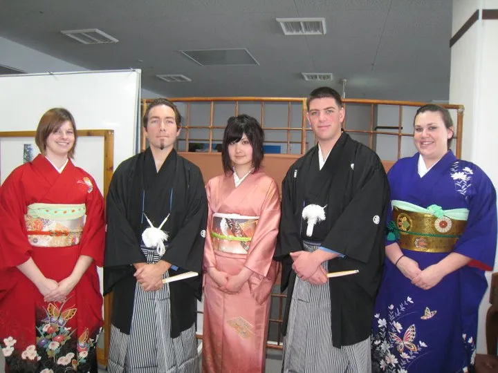 Students enjoying Okinawan life and customs