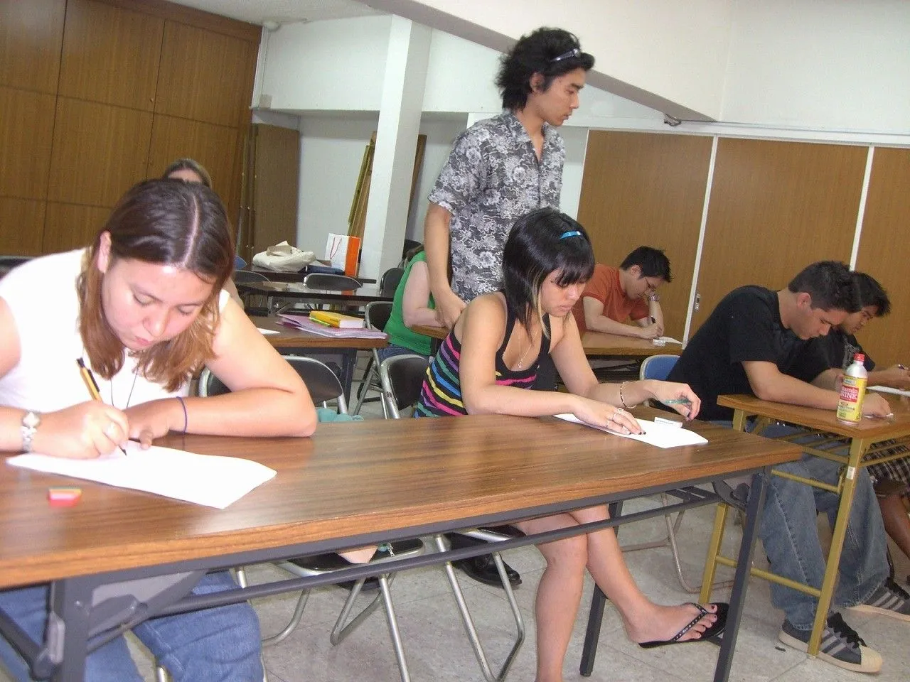 Students learning Japanese