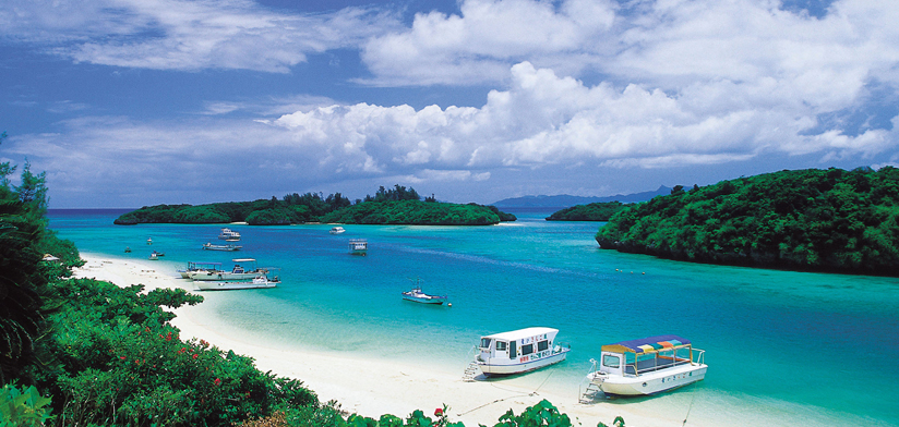 #captionH Kabira Bay in Ishigaki